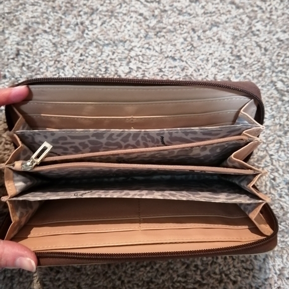 PRICE DROP! Leopard Guess Wallet - Picture 2 of 5